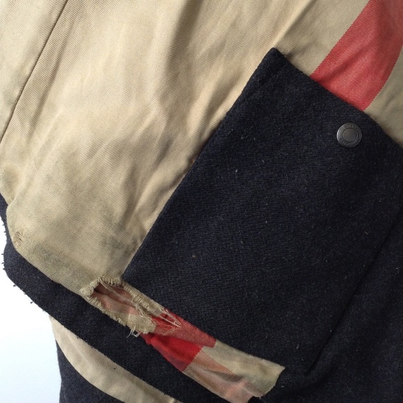 Burberry Brit Checked Lined Wool Coat in G… - Picture 7 of 10